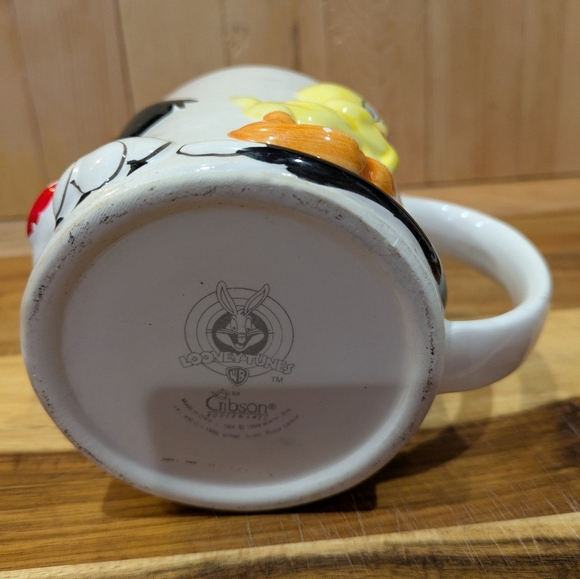 Gibson White and Yellow Character Mug Looney Tunes Silvester And Tweety - Picture 6 of 6